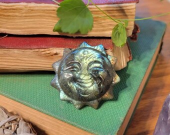 Auffällige Sonne Labradorit Schnitzerei