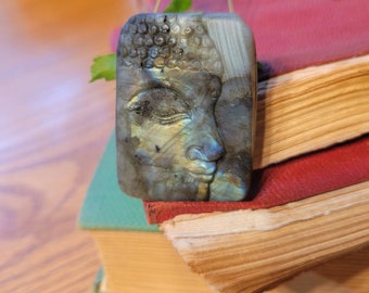 Labradorit Buddha Gesicht schnitzen