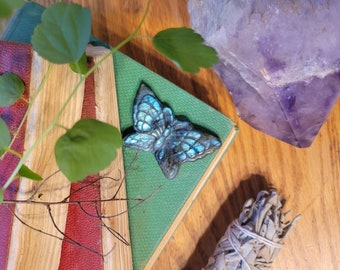 Labradorit Schmetterling schnitzen