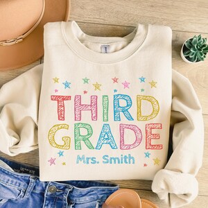 Custom 3rd Grade Teacher Sweatshirt, Personalized Third Grade Team Sweaters, Teachers Name Crewneck Sweatshirt, Gift for Back to School