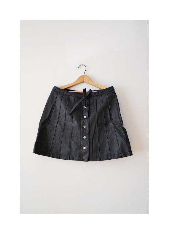 jupe short cuir