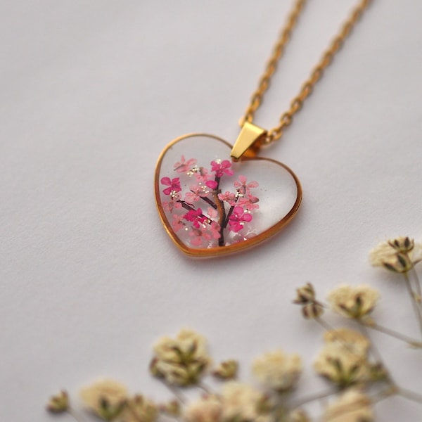 Collier Sakura, branche de cerisier en fleur, bijoux femme, résine et fleurs séchées, bijou inspiration japon, acier inoxydable doré