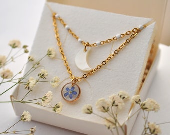 Double-row crescent moon and forget-me-not necklace, gold stainless steel, jewelry for women, gift for her, Valentine's Day, resin