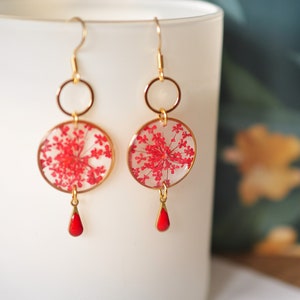 Red natural flower earrings, boho resin and dried flower jewelry, gift for women, birthday, wedding jewelry, Mother's Day, handmade earrings