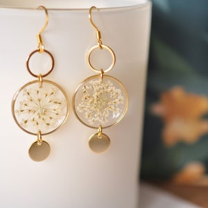 White flower earrings for women, white carrot flowers, golden jewelry, women's jewelry, pressed flowers, gift idea