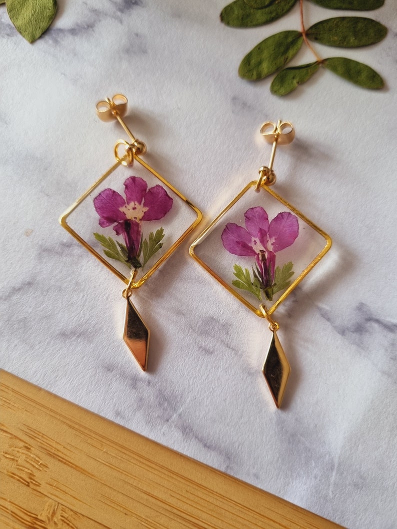 Gold earrings handmade. flower jewelry natural minimalist resin jewelry dried red fern
