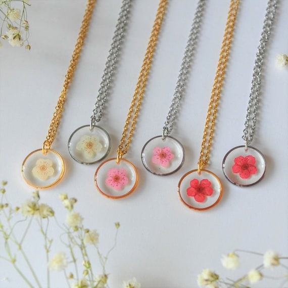 Handmade flower hotsell necklace