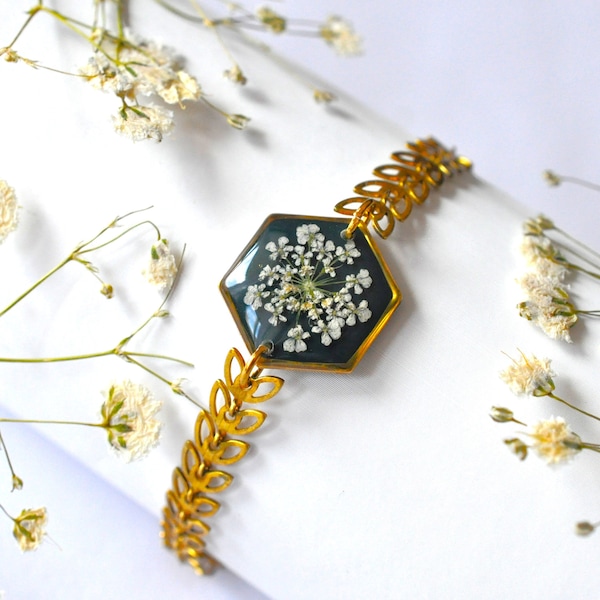 Bracelet femme doré, bracelet réglable pour femme, bleu foncé, bracelet botanique, idée cadeau pour elle, bijou résine et fleurs sechées