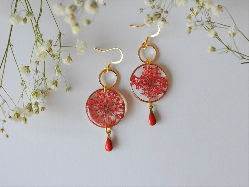 Boucles d'oreilles de vraies fleurs rouges, Bijou en résine et fleurs séchées, cadeau pour femme, anniversaire, Bijou mariage, bijoux femme image 5