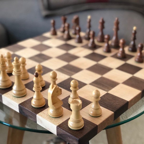 Schachbrett Holz Chess Board amerikanischer Nussbaum/Ahorn; Geölt mit Wunschgravur