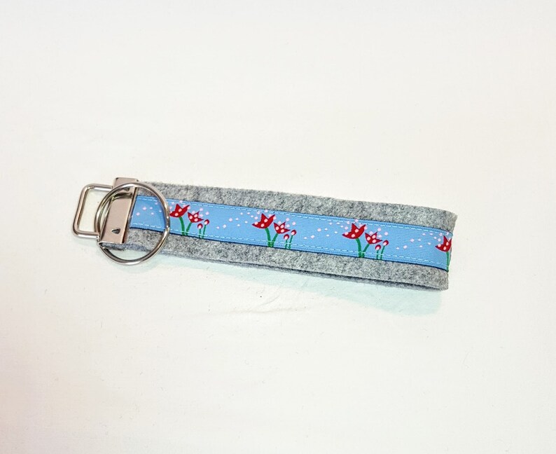 beautiful lanyard flowers decorative beautiful keychain pretty pendant