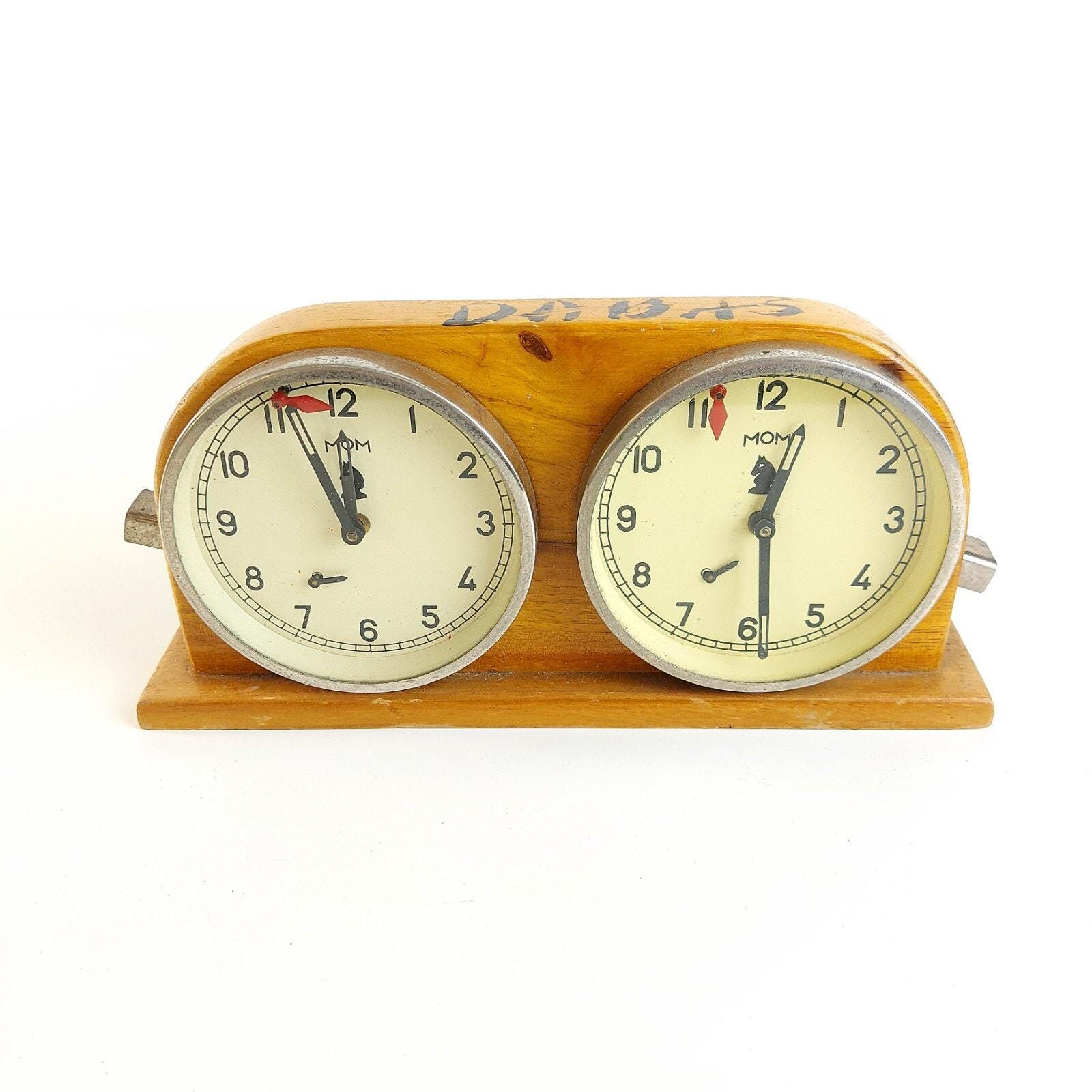 Lot De 2 Horloges D’échecs Mécaniques Vintage RUHLA GARDE En Bois – Années 70 – à Restaurer