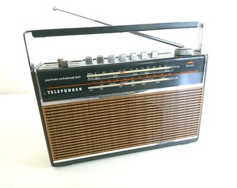 Radio portable vintage Partner TELEFUNKEN, Allemagne des années 1970