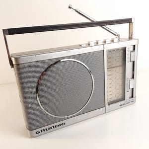 GRUNDIG Music Box 160 Vintage Portable Radio AM FM Sw Lw 1980s