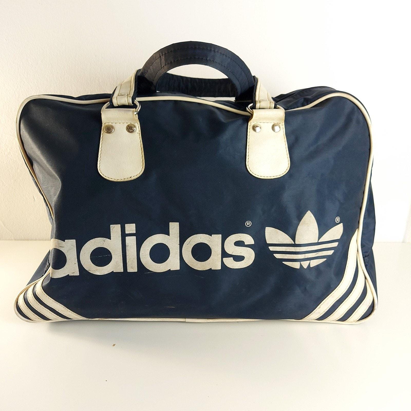 専用。adidas ヴィンテージバッグ　ブラック×イエロー 稀少カラー イエローアディダスヴィンテージバッグ - フランス