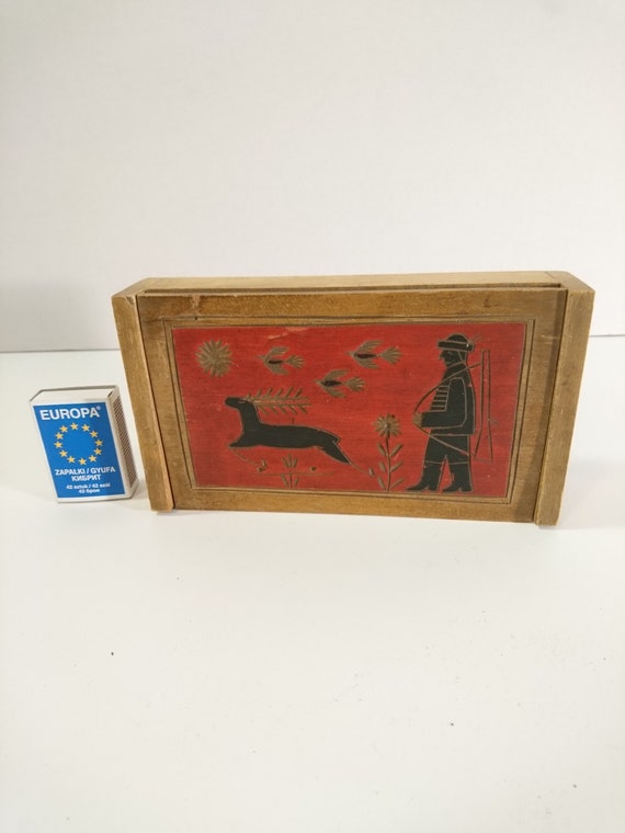 Vintage Hand Carved Wooden Trinket Box Hunter & D… - image 2