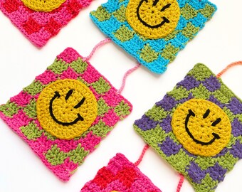 Handmade Crochet Colourful Wall Hanging Happy Face Wall Art Smiley Wall Decor Bright Art Bedroom Hallway Lounge Living Room Kitchen Bathroom