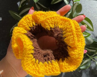 Handmade Sunflower XL Chunky Scrunchie, Colourful Crochet Scrunchies, Crocheted Large Hair Tie, Oversized Hair Bobble Yellow and Brown Sun