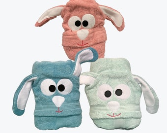 Toallas con personajes encapuchados