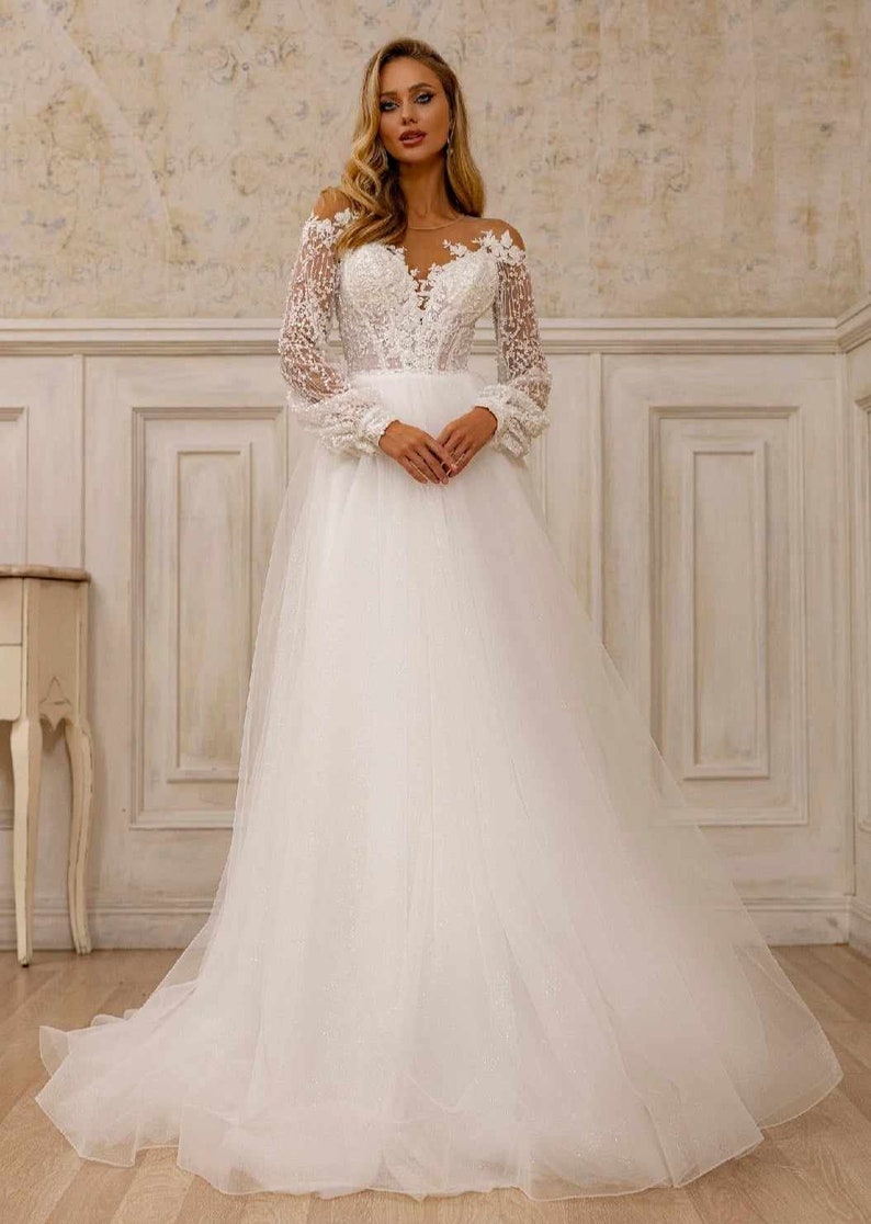 **Cinderella Divine CD3395: Shimmering Tulle Gown for Unforgettable Occasions**