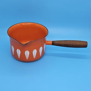 Vintage MCM Cathrineholm Norway Orange Lotus Enamel Sauce Pot / Butter Warmer – Teak Wooden Handle