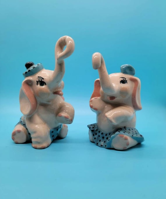 Vintage Ceramic Arts Studio Elephant Salt and Pepper Shaker Set 1950s 