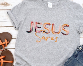 Gesù salva t-shirt, Gesù salva, tee regalo cristiano, donna cristiana, abbigliamento cristiano, camicia di Gesù carino