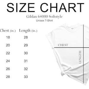 Pode incluir: Tabela de tamanhos para uma camiseta unissex Gildan 64000 Softstyle. A tabela mostra as medidas de t&oacute;rax e comprimento em polegadas para os tamanhos S, M, L, XL, 2XL e 3XL.