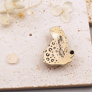 Amur Leopard Enamel Pin: Gold-Plated Korean Leopard Brooch