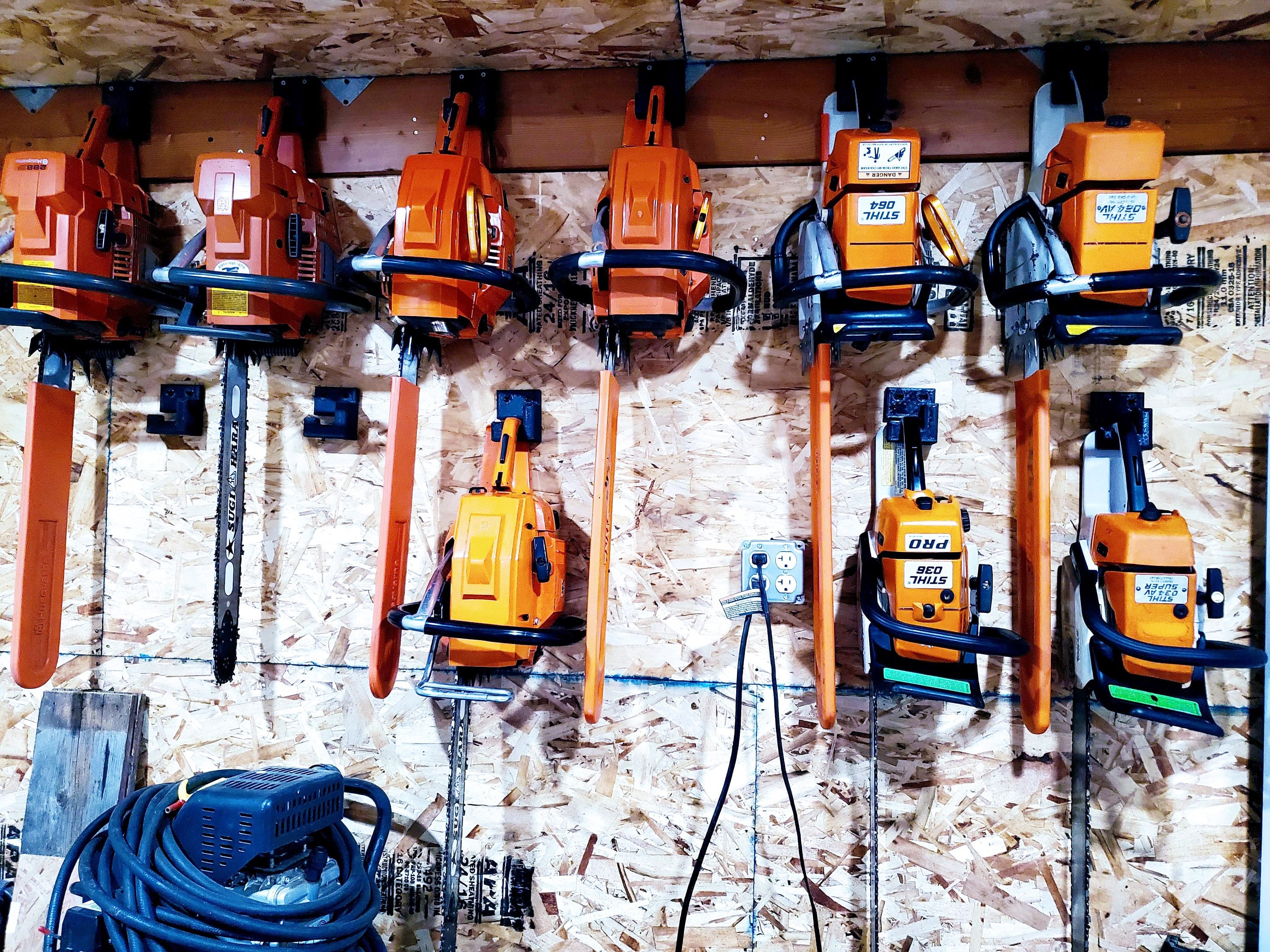 Chainsaw wall hanger clearance