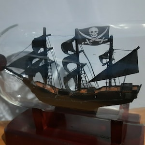 Black Pearl Ship in a bottle, Miniature pirates ship