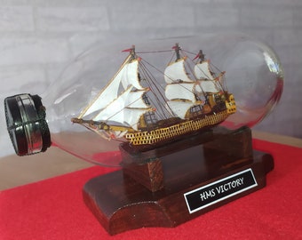 HMS Victory ship in a bottle, Miniature pirates ship