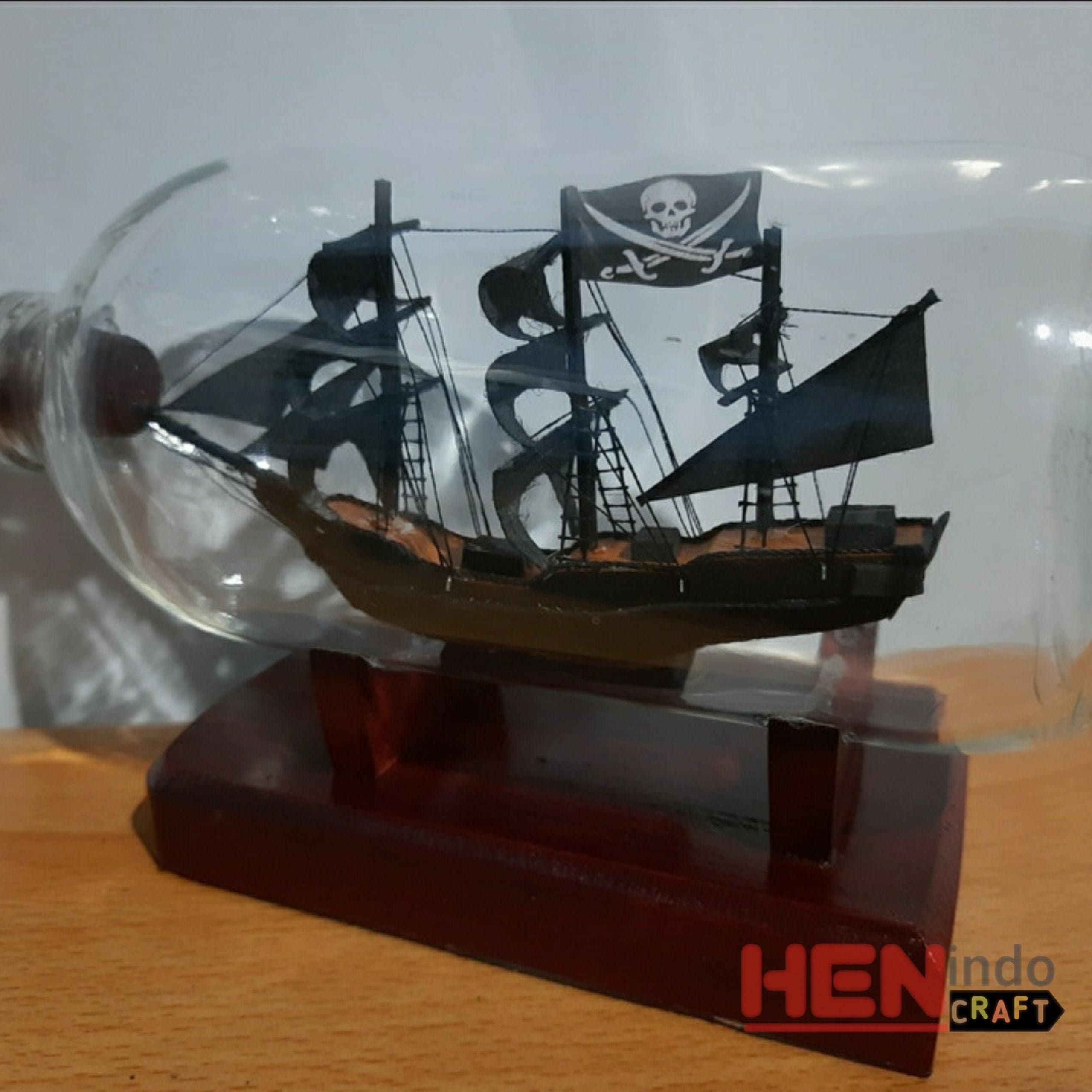 Black Pearl Ship in a bottle, Miniature pirates ship