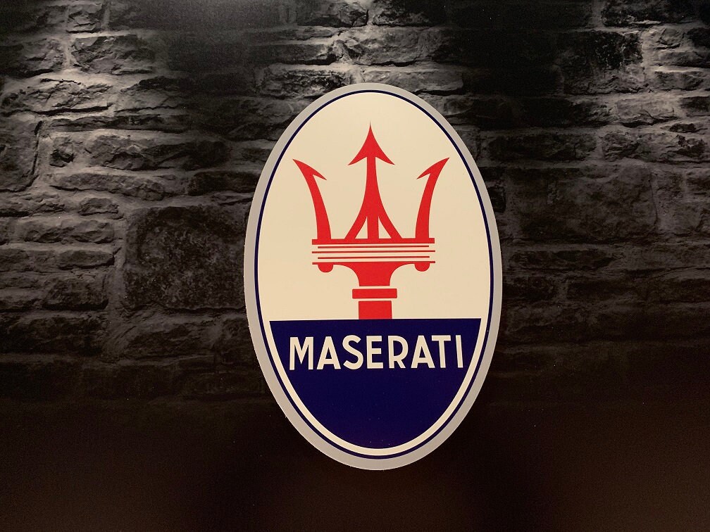 Enseigne Plaque Décorative Maserati Format Xl | 80 cm X 52 cm