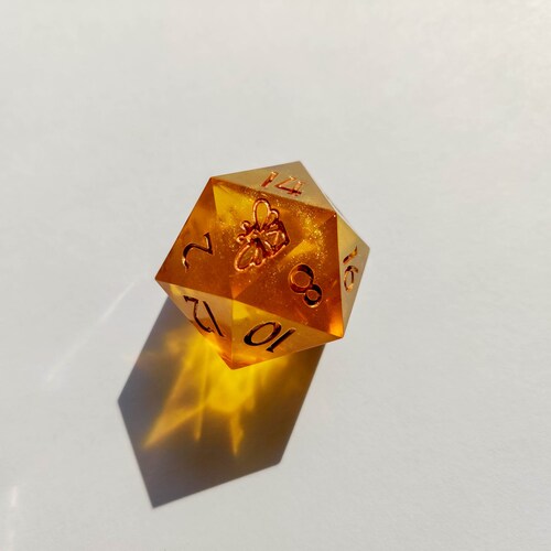 Honey Chonk- 30 mm D20- Polyhedral Die for Dungeons and Dragons- Ttrpg, DND Pathfinder, MTG