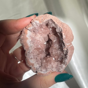Super High Quality Pink Amethyst Geode from Colli Cura Mine, Neuquen, Argentina, Healing Crystal, Metaphysical Home Decor