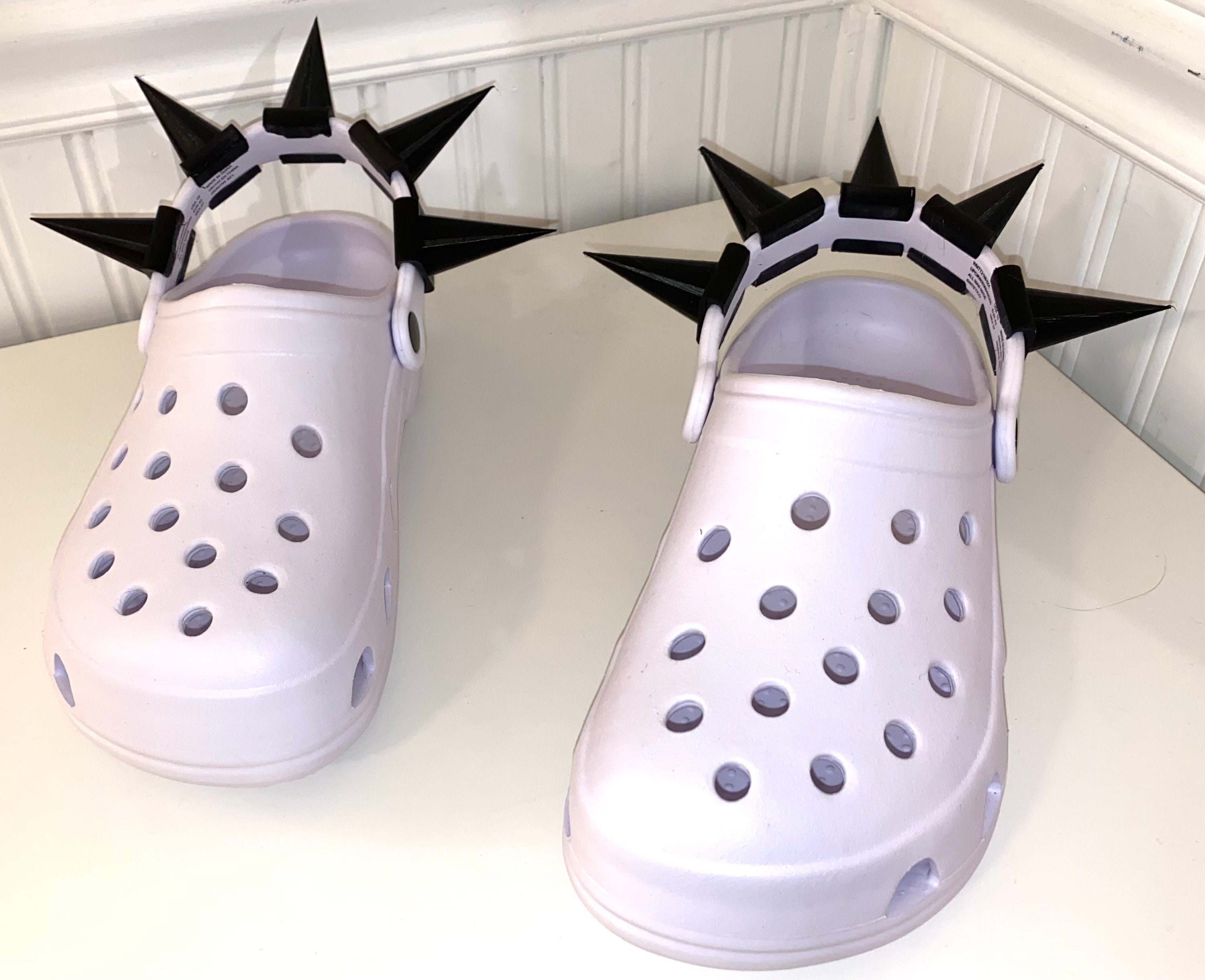Custom Croc Spikes, 2 Big Spike Croc Charm Set, Jibbitz, Pins, For Croc  Shoes, Custom Charm, Halloween Crocs, Goth shoes