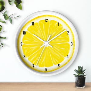 Reloj de pared con forma de rodaja de limón / Reloj de cocina con diseño de cítricos, decoración en amarillo brillante.