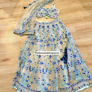 LEHENGA CHOLI de dama de honor gris de diseñador para niñas o mujeres que usan vestidos de boda