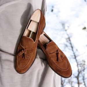 Handcrafted Dark Brown Tassels Loafers - Vintage Style Men&#39;s Shoes