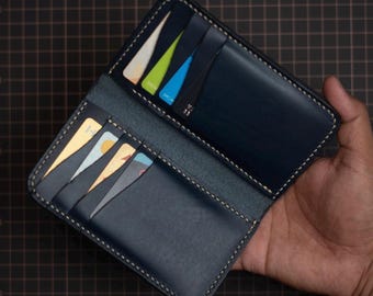 Elegante mini billetera plegable azul: fina, duradera y hecha a mano.