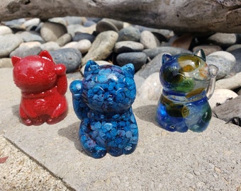 Maneki Neko Lucky Cat Hand Made Harz Kitty Statue mit Stein/Sand/Marmor