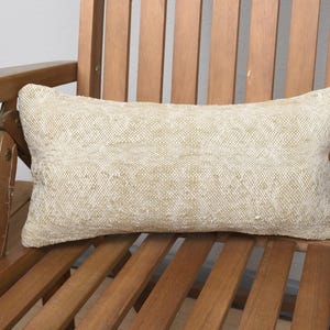Poduszki antyczne, poduszka boho, poduszka 8x16 vintage kilim, ręcznie robiona poduszka kilim, beżowa poszewka na poduszkę, anatolijska poduszka lędźwiowa,