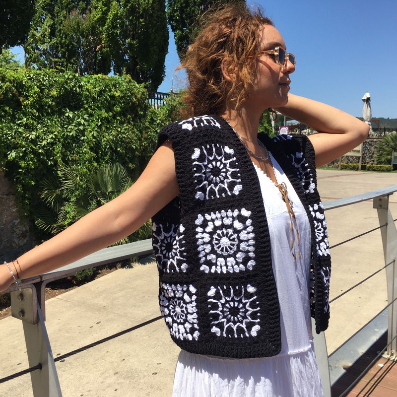 VTG 90s BLACK CROCHET KNIT BEADED FESTIVAL BOHO TANK VEST FESTIVAL TOP XS 6
