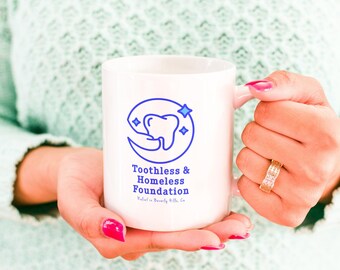 Tazza della fondazione RHOBH Toothless & Homeless - Kathy Hilton