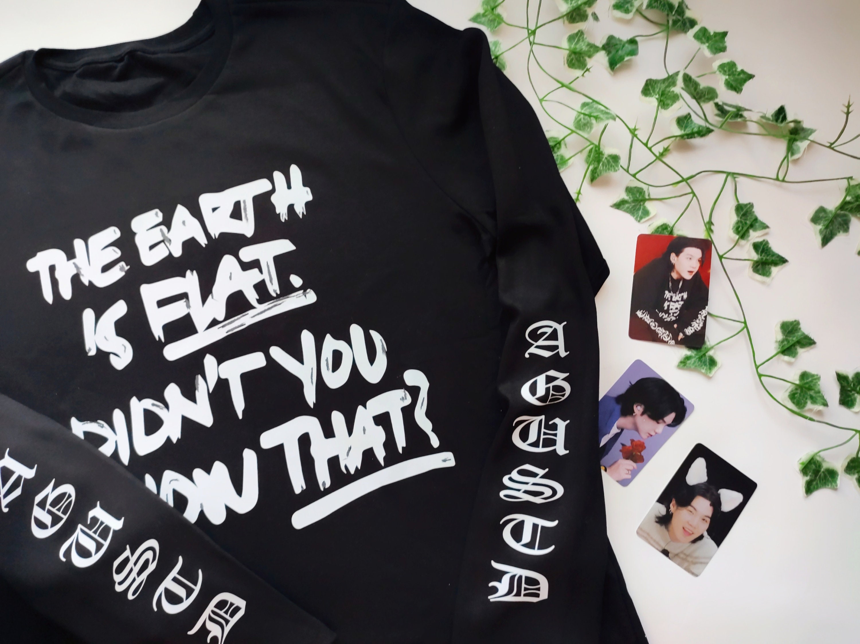 BTS SUGA Tシャツ　Sサイズ Black S- 5x Custom Design BTS Suga T-shirt (unisex) - Etsy