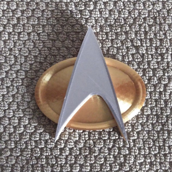 Star Trek TNG Combadge Kitchen Magnet Classic TV Show Memorabilia Collectible