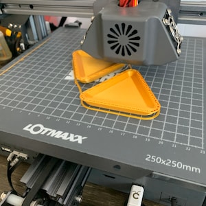 3D printing files for Triangular Magnetic Game Tray