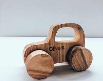 Voiture personnalisée en bois personnalisé / Décor de pépinière / Push Toy / Baby Shower / Cadeau d’anniversaire pour les tout-petits / Voiture jouet traditionnelle