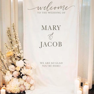 Benutzerdefinierte Stoff Hochzeit Willkommensschild, personalisierte Leinen Hochzeitsschild, Boho Hochzeitsdeko, moderne Zeremonie Zeichen, rustikale Stoff Zeichen